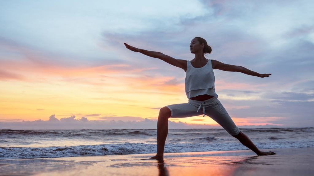 Yoga bij zonsopgang op Terschelling