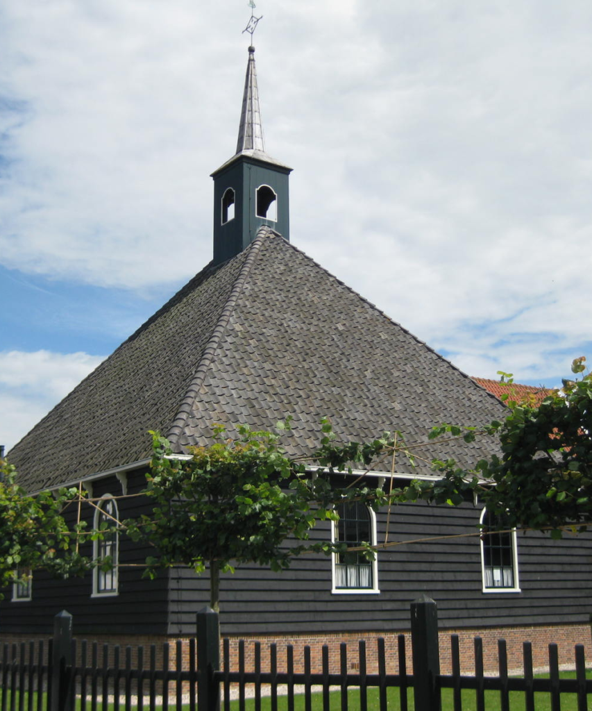 Het beroemde Stolp hoeve kerkje in Volendam